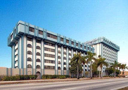 Comfort Inn & Suites Miami Airport 01.[1]